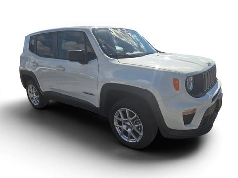 Used 2023 Jeep Renegade Latitude AWD/4WD image 2