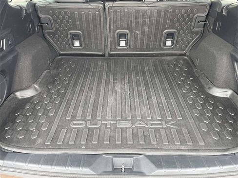 Used 2022 Subaru Outback Limited image 25