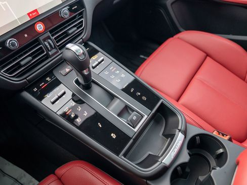 New 2026 Porsche Macan Turbo AWD/4WD image 22