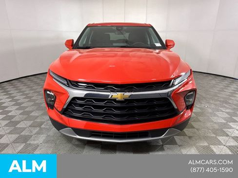 Used 2025 Chevrolet Blazer LT FWD image 3