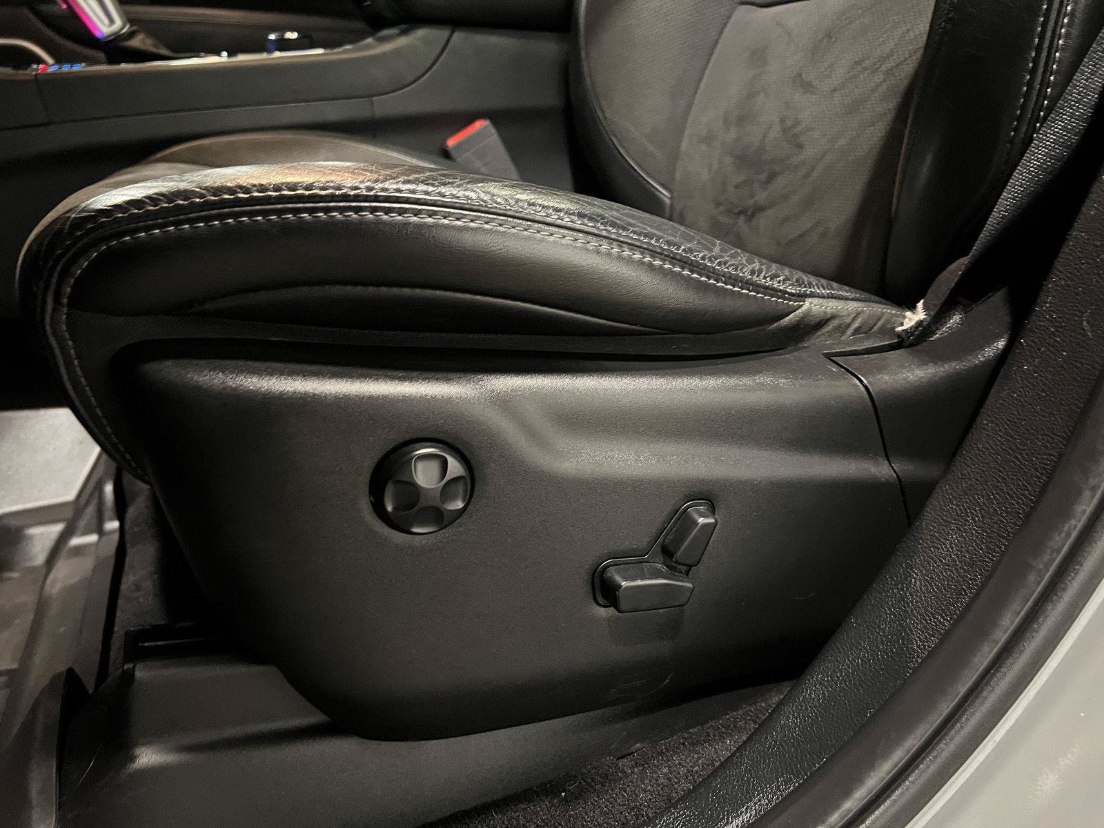 Used 2019 Jeep Grand Cherokee SRT AWD/4WD image 15