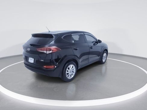 Used 2018 Hyundai Tucson SE w/ Cargo Package image 8