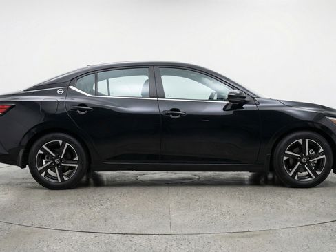 Used 2025 Nissan Sentra SV FWD image 11