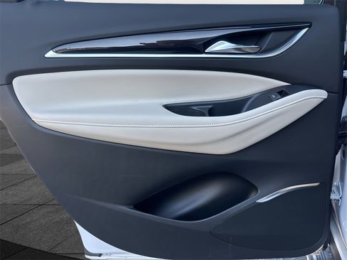 Used 2022 Buick Enclave Essence w/ Experience Buick Package image 19