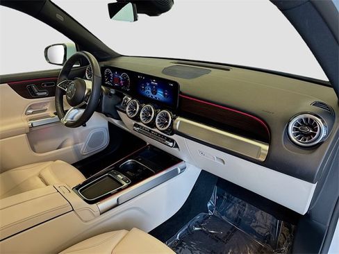 Certified 2025 Mercedes-Benz GLB 250 4MATIC image 30
