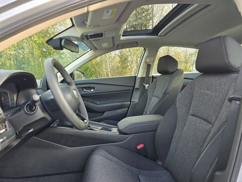 Certified 2025 Honda Accord SE image 12