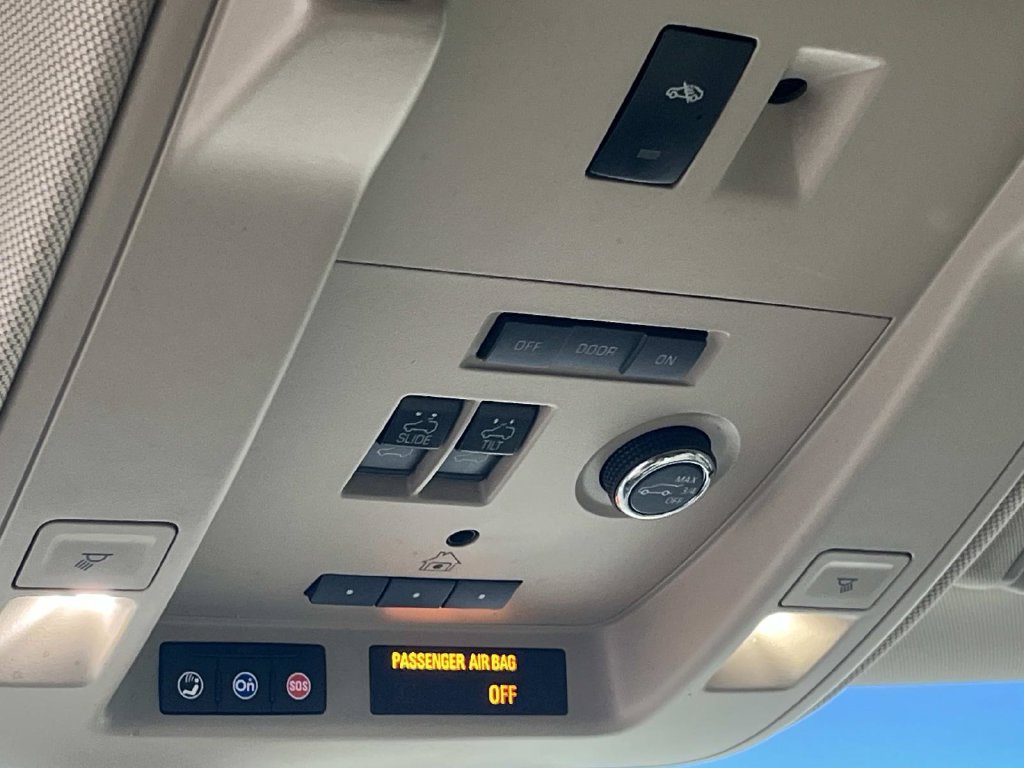 Used 2019 Cadillac Escalade Luxury RWD image 44
