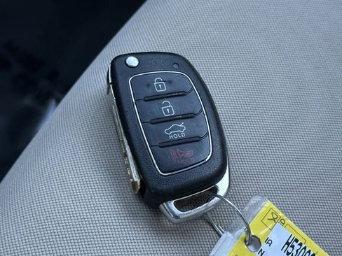 Used 2017 Hyundai Sonata SE image 25