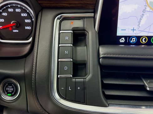 Used 2021 Chevrolet Suburban High Country AWD/4WD image 19