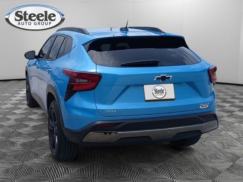 Used 2025 Chevrolet Trax ACTIV w/ Driver Confidence Package FWD image 2