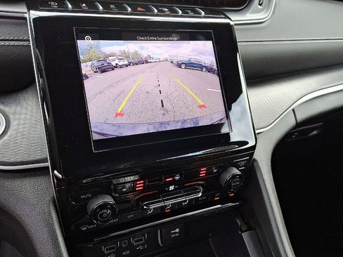 Certified 2024 Jeep Grand Cherokee L Laredo AWD/4WD image 15