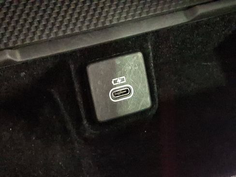 Certified 2024 Land Rover Range Rover SE image 24