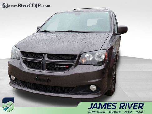 Used 2019 Dodge Grand Caravan GT FWD image 3