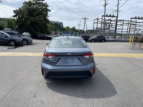 Certified 2025 Toyota Corolla LE FWD image 4