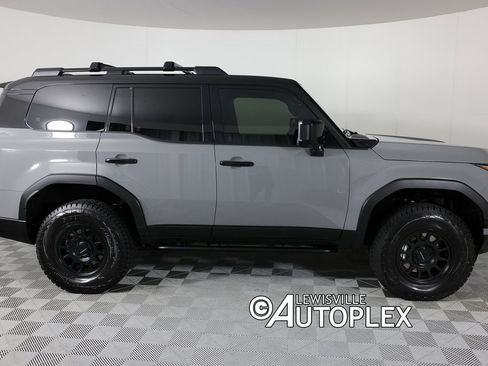Used 2025 Lexus GX 550 image 5