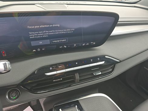 Used 2025 Buick Enclave Preferred FWD image 18