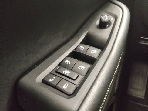 Used 2023 Jeep Grand Cherokee Limited AWD/4WD image 27