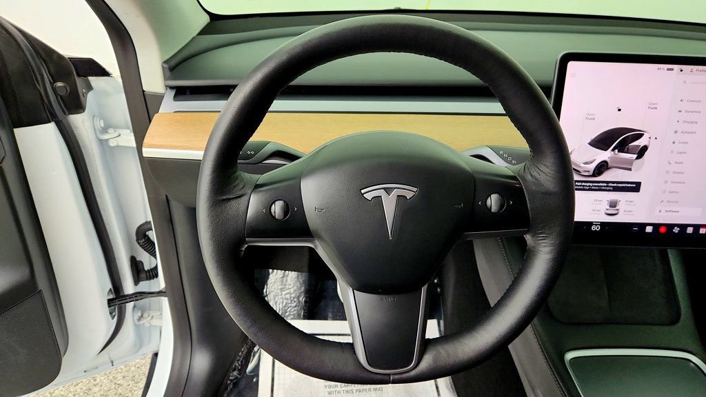 Used 2022 Tesla Model Y Performance AWD/4WD image 13