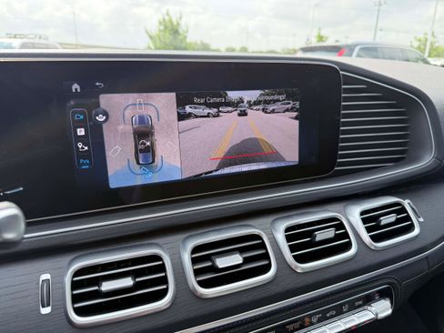 Used 2025 Mercedes-Benz GLS 450 4MATIC image 23