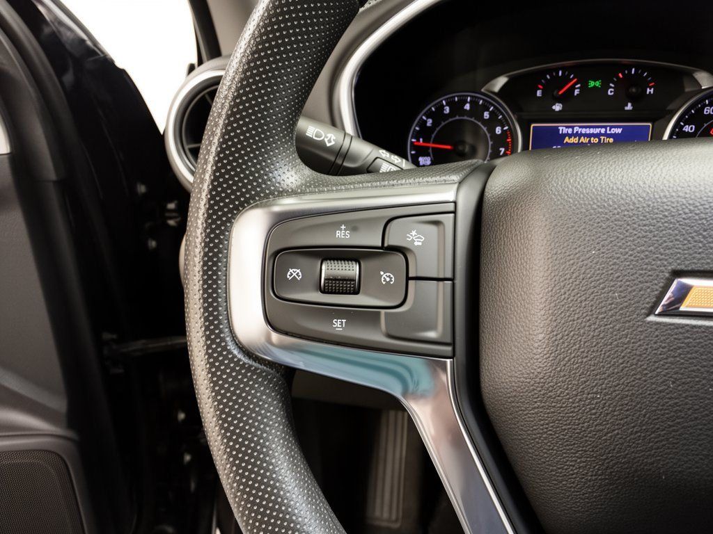 Used 2025 Chevrolet Blazer LT FWD image 18