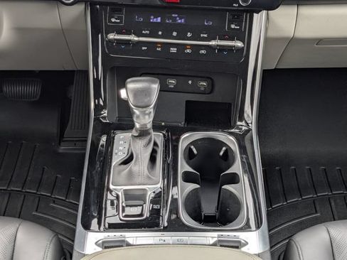 Certified 2022 Kia Carnival SX FWD image 26