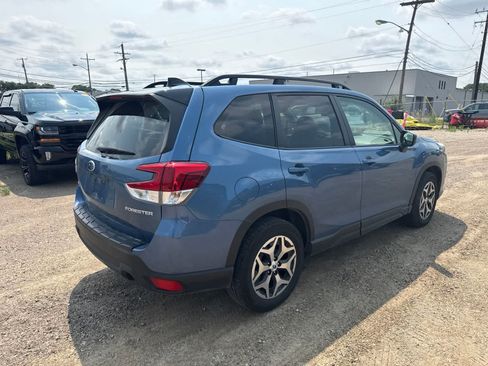 Used 2024 Subaru Forester Premium AWD/4WD image 3