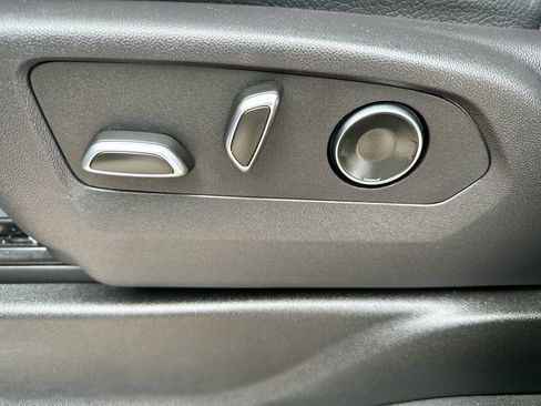 Certified 2025 GMC Yukon XL Denali image 12