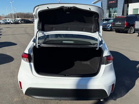 Used 2025 Toyota Corolla LE FWD image 26