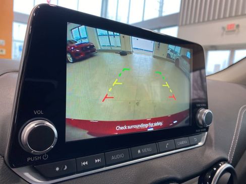 Used 2025 Nissan Sentra SV image 22