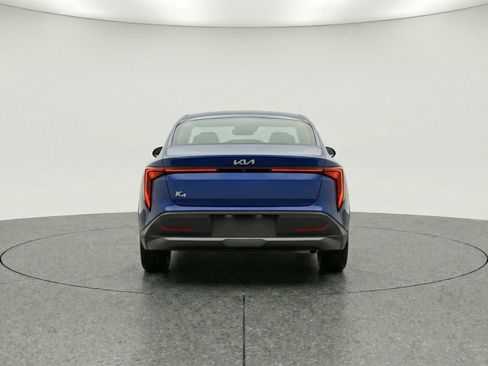 Used 2025 Kia K4 LXS image 7