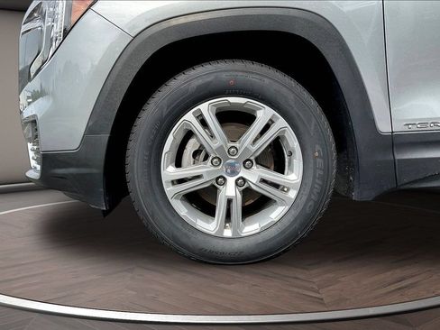 Used 2024 GMC Terrain SLE FWD image 38