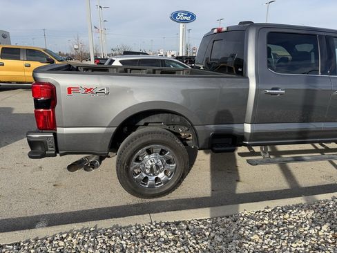 Used 2023 Ford F250 Lariat w/ Tow Technology Package image 11