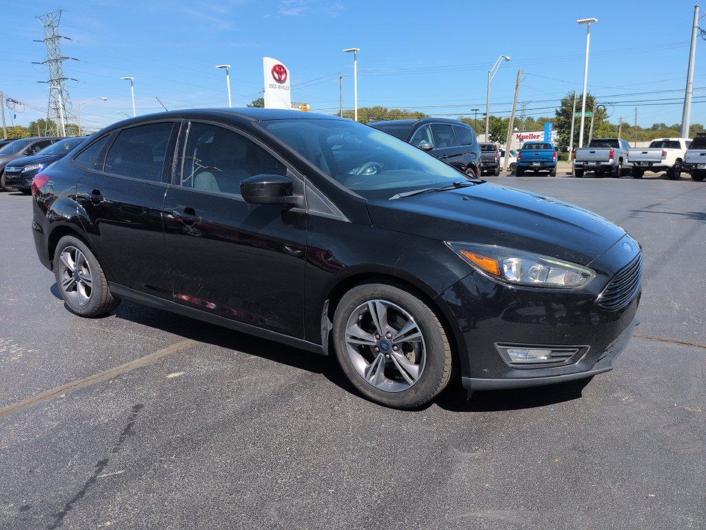 Used 2018 Ford Focus SE w/ SE Appearance Package FWD image 7