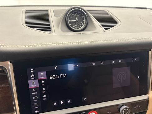 Certified 2023 Porsche Macan AWD/4WD image 34