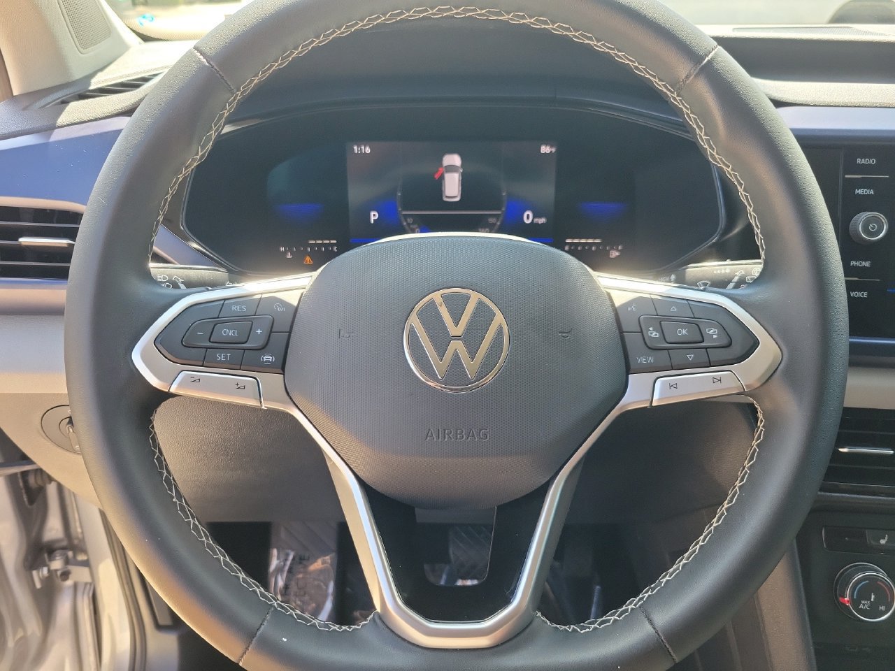 Used 2022 Volkswagen Taos SE FWD image 18