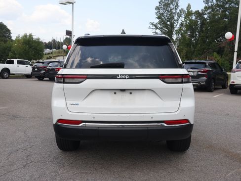 Used 2024 Jeep Grand Cherokee Limited 4xe AWD/4WD image 4
