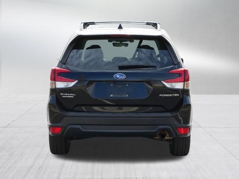 Used 2020 Subaru Forester Premium AWD/4WD image 6