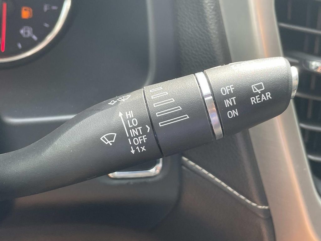 Used 2023 GMC Acadia Denali FWD image 25