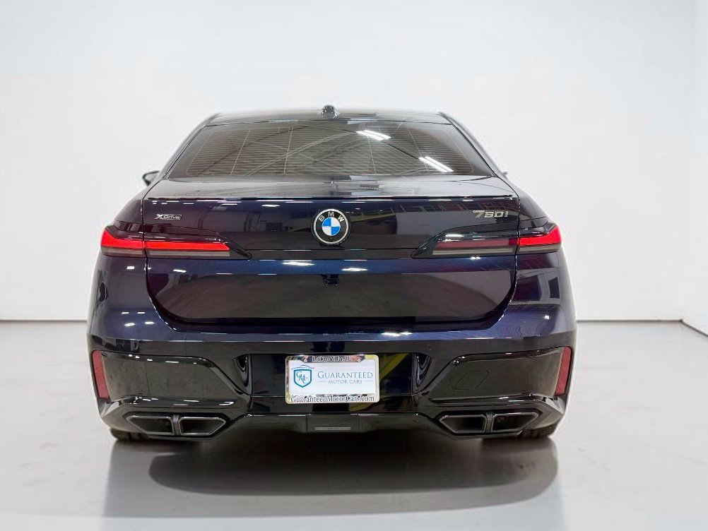 Used 2025 BMW 760i xDrive AWD/4WD image 21