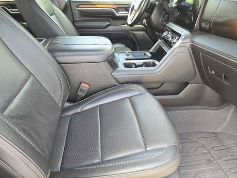 Certified 2025 GMC Sierra 3500 Denali w/ Denali Reserve Package AWD/4WD image 15