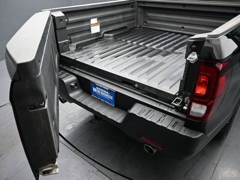 Certified 2023 Honda Ridgeline Black Edition image 32