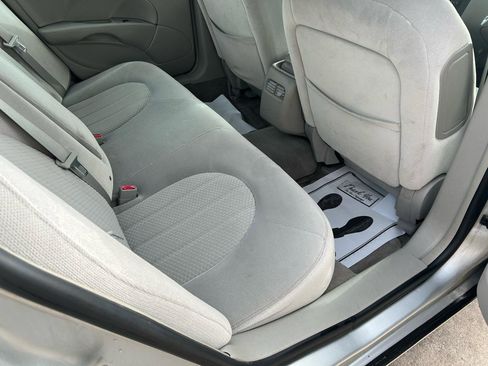 Used 2009 Buick Lucerne CX image 11
