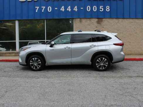 Used 2021 Toyota Highlander XLE image 27
