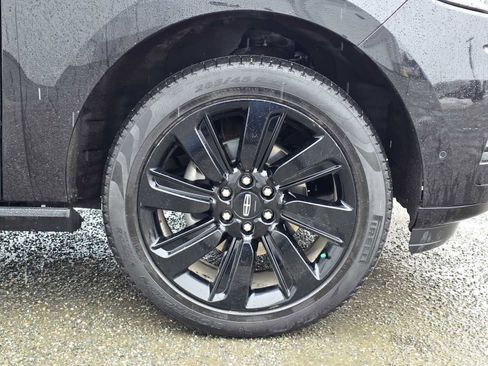 Used 2022 Lincoln Navigator L Reserve image 9