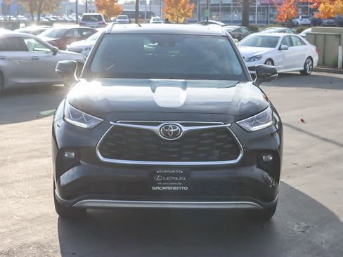 Used 2024 Toyota Highlander Platinum image 6