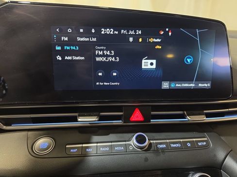 Used 2024 Hyundai Elantra SEL FWD image 12