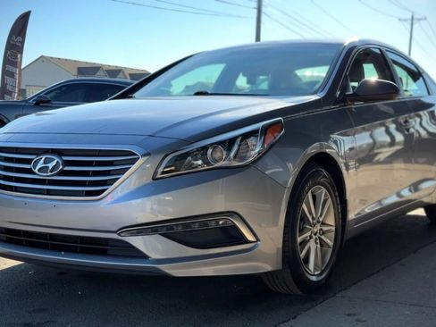 Used 2015 Hyundai Sonata SE w/ Option Group 09 FWD image 5