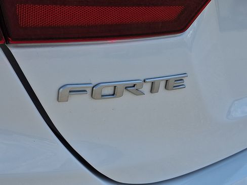 Used 2023 Kia Forte GT-Line w/ GT-Line Premium Package FWD image 30