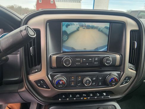 Used 2017 GMC Sierra 2500 Denali w/ Duramax Plus Package AWD/4WD image 18