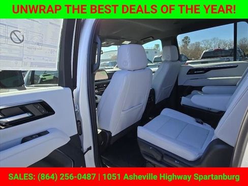 New 2025 Chevrolet Suburban Premier image 15